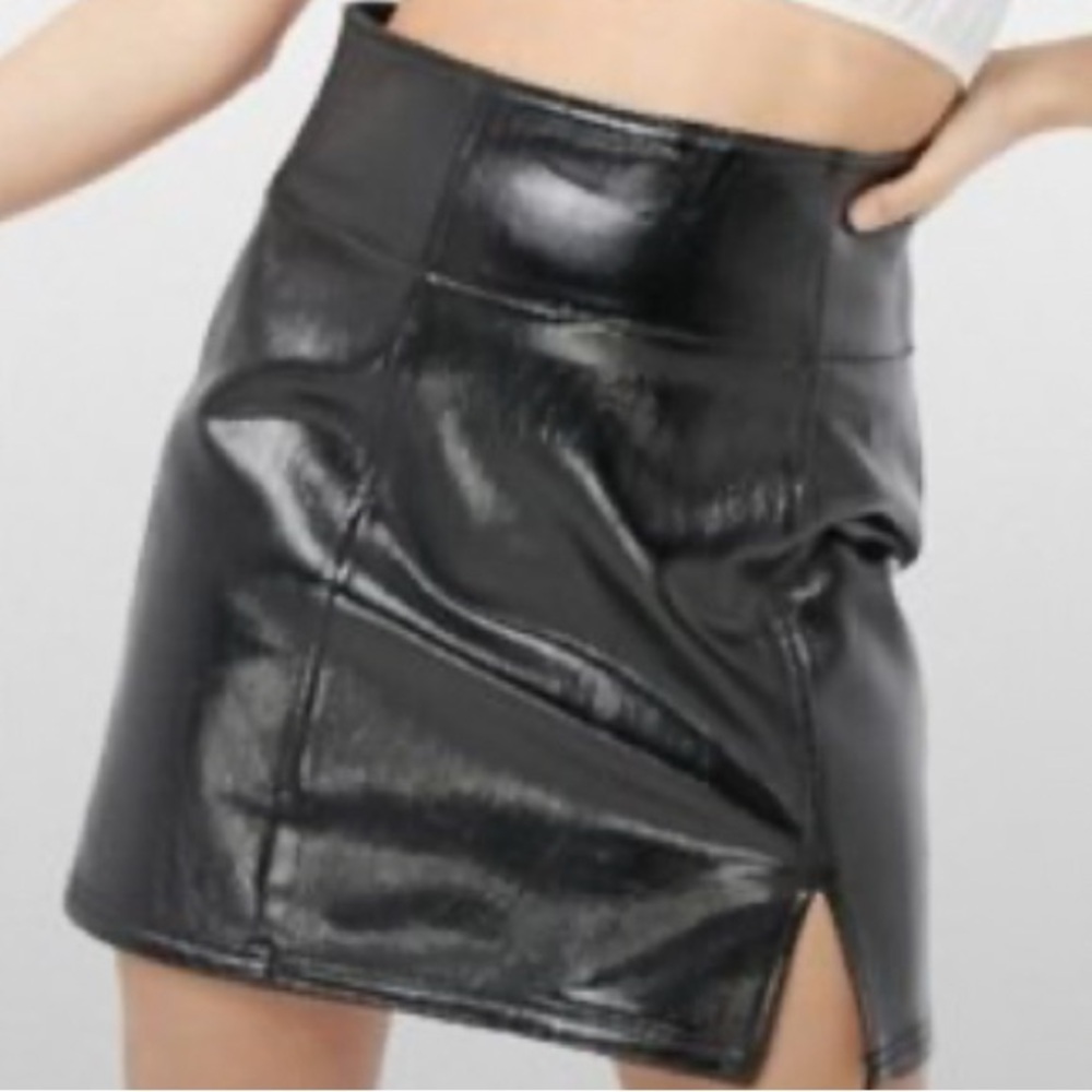 Free People NWT Holding‎ Onto A Dream Black Vegan Leather Mini Skirt Sz 6 Coated